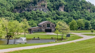 1054 Sunrise Cir, Ashland City, TN 37015