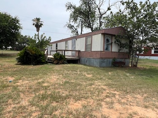 1819 Country Road 1001 Unit 9, Pearsall, TX 78061