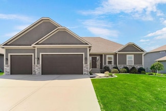 512 SE Linden Dr, Blue Springs, MO 64014
