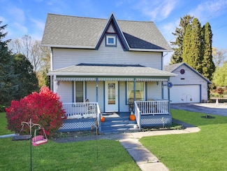 8512 Caldwell Rd, Mukwonago, WI 53149