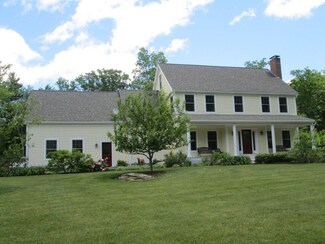 19 Sanborn Rd, Hampton Falls, NH 03844