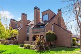 83 Pelican Ln, Redwood City, CA 94065