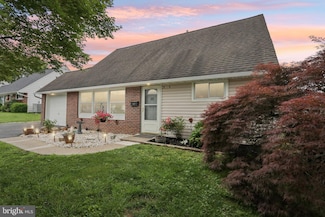 49 Quail Rd, Levittown, PA 19057