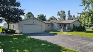 8144 Cairn Hwy, Elk Rapids, MI 49629