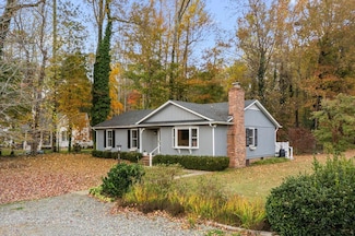 130 Pittmans Dr, Irvington, VA 22480