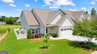 10 Georgian Oaks Ct, Newnan, GA 30265