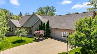 600 Sibley Ct, Saint Paul, MN 55118