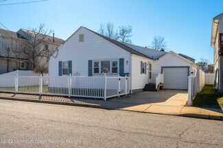 61 Twilight Ave, Keansburg, NJ 07734