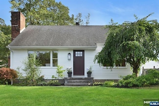 103 College Rd, Midland Park, NJ 07432