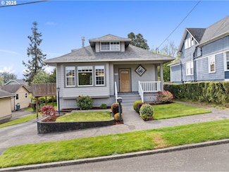 1435 9th St, Astoria, OR 97103