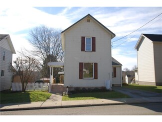 667 W Martin St, East Palestine, OH 44413