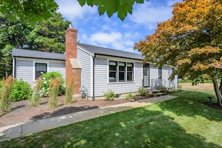 9 Locust Ave, West Barnstable, MA 02668