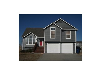 926 Hickory Ct, Eudora, KS 66025