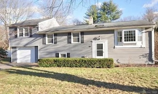 44 Simsbury Manor Dr, Weatogue, CT 06089