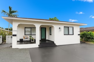 270 NW 40th Ct, Miami, FL 33126