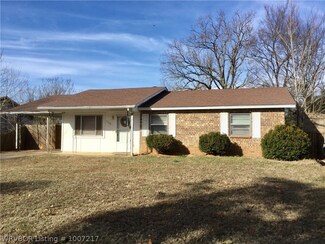 1106 P St, Barling, AR 72923