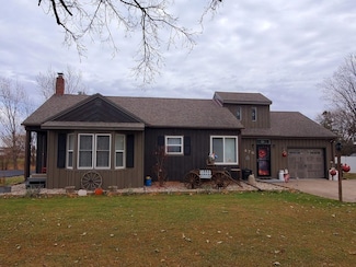 476 N Bridge St, Manawa, WI 54949