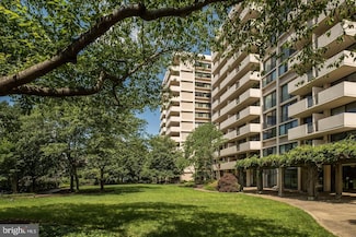 4141 N Henderson Rd Unit 1220, Arlington, VA 22203