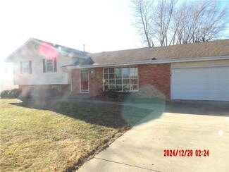 225 S Cleveland St, Garnett, KS 66032