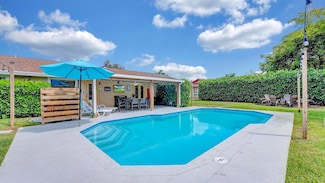 182 Bilbao St, Royal Palm Beach, FL 33411