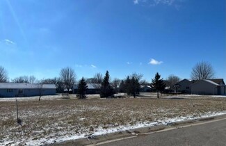 694 4th St, Saint Charles, MN 55972