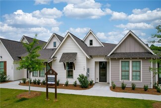 147 Summer St, Opelika, AL 36801