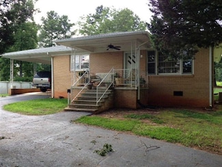 115 Robin Rd, Cowpens, SC 29330