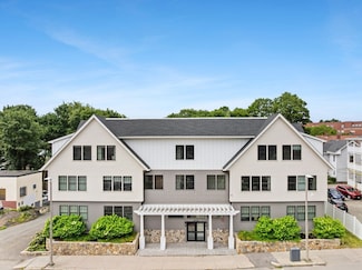 67 Cummins Hwy Unit 304, Roslindale, MA 02131