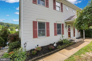 415 Grove Ave, Mohnton, PA 19540