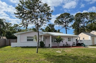 1740 Grove Dr, Clearwater, FL 33759