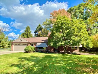 2867 Chestnut Rd, Seven Hills, OH 44131