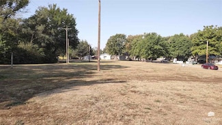 512 SE 6th St, Abilene, KS 67410