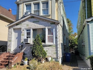 94-29 114th St, South Richmond Hill, NY 11419