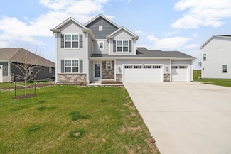 688 Lambert Dr, Slinger, WI 53086