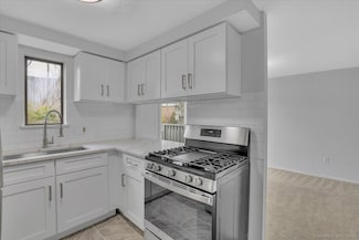 3 Trolley Crossing Ln, Middletown, CT 06457