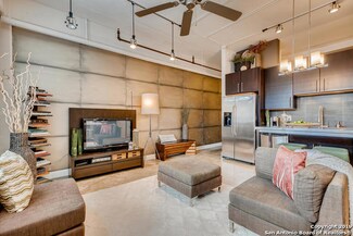 831 S Flores St Unit 2213, San Antonio, TX 78204