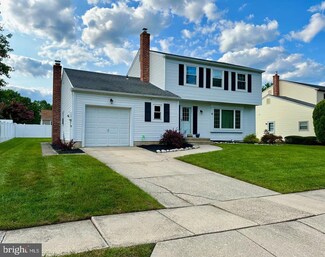 20 Luray Ln, Marlton, NJ 08053