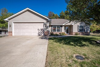 6225 Breezewood Dr, Columbia, MO 65202