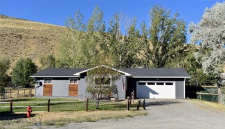 14 Peters Ln, Gardiner, MT 59030