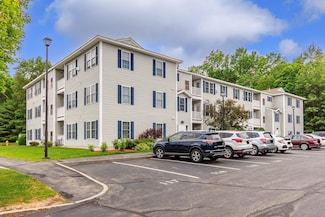 4 Crestview Cir Unit 106, Londonderry, NH 03053