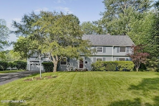 14 Woodridge Rd, Delmar, NY 12054