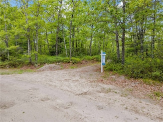 201 Gravelly Hill Rd, Wakefield, RI 02879