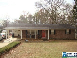 1514 Clairmont Dr, Weaver, AL 36277