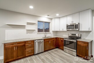 2827 Circle Dr, Santa Clara, UT 84765