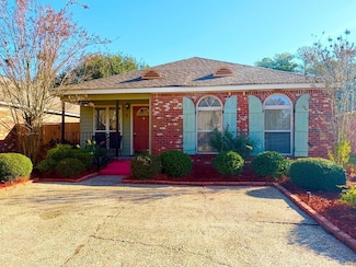 5 Bridgefield Ct, Hattiesburg, MS 39402