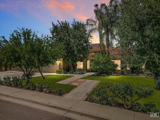 7310 Clifftop Way, Bakersfield, CA 93306