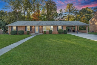 5355 Luwana Dr, Roanoke, VA 24018