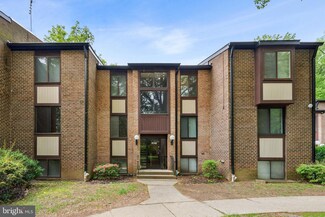 9743 Kings Crown Ct Unit 202, Fairfax, VA 22031