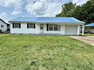 2923 Spruce Ave, Point Pleasant, WV 25550
