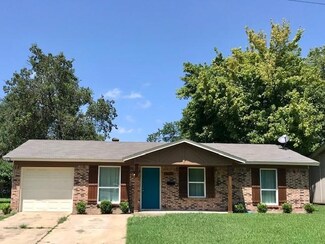919 Sierra Dr, Mesquite, TX 75149